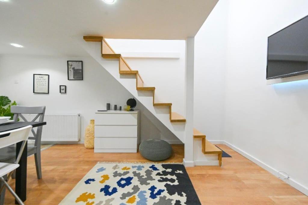 2 Bedroom Flat In Damjanich Str., Hirsch 부다페스트 외부 사진