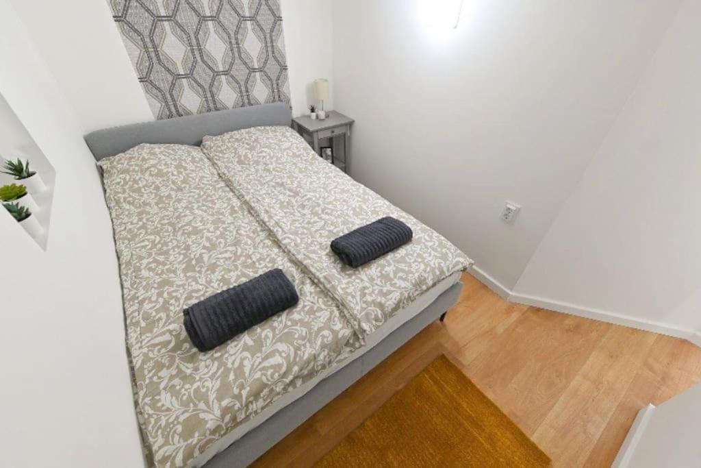 2 Bedroom Flat In Damjanich Str., Hirsch 부다페스트 외부 사진