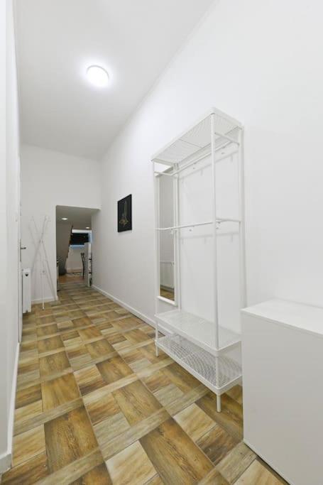2 Bedroom Flat In Damjanich Str., Hirsch 부다페스트 외부 사진